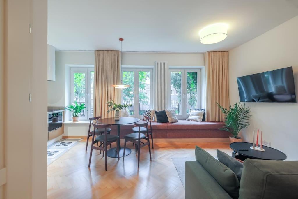 Cityscape Haven: Urban Retreat Gdansk Exterior photo